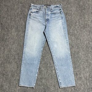 VERONICA BEARD
Ryleigh High-Rise Slim-Straight Jeans